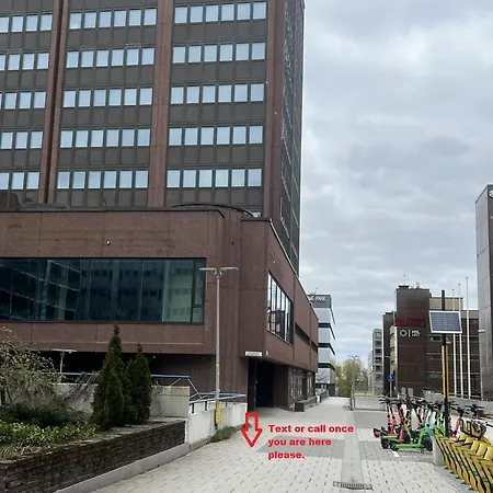 Office House Services 207 Ostello